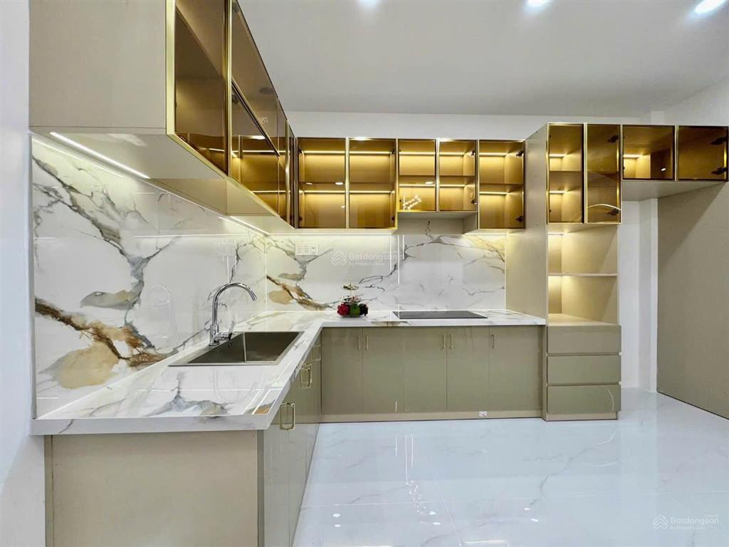 Hạ giá sốc 1 tỷ chỉ còn 8,8 tỷ nhà mới hxh 8m đ. phan huy ích
đối diện emart gò vấp