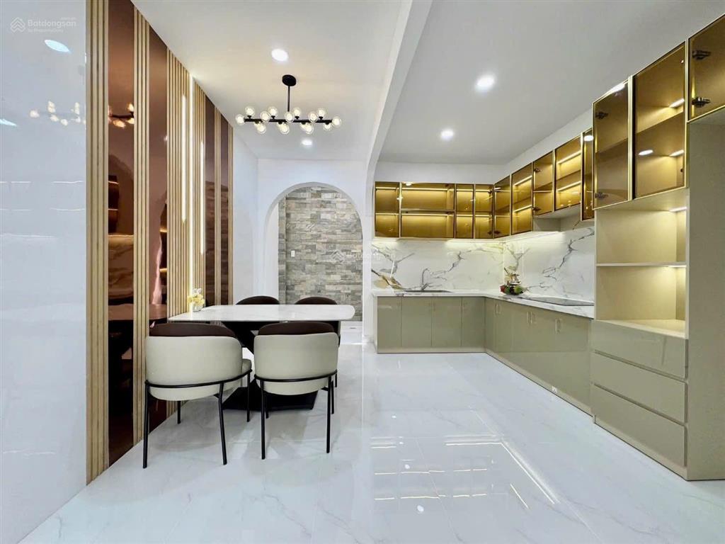 Hạ giá sốc 1 tỷ chỉ còn 8,8 tỷ nhà mới hxh 8m đ. phan huy ích
đối diện emart gò vấp