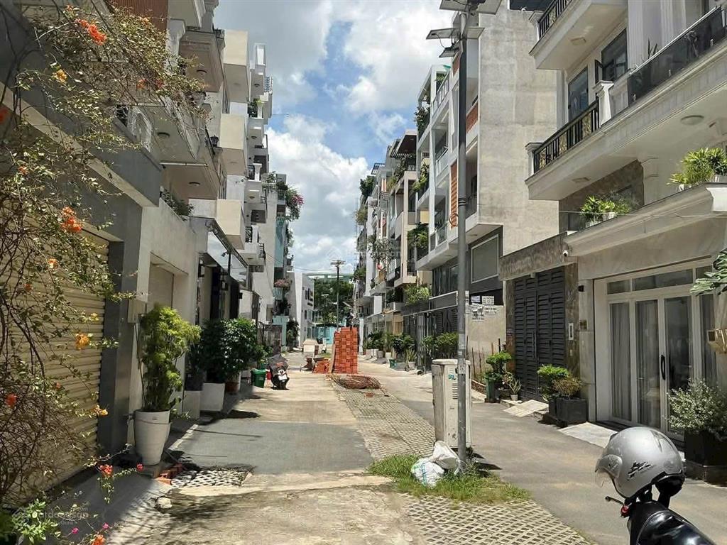 Nhà chính chủ thuộc đường bùi quang là khu phân lô rất đẹp diện tích 60 m trệt 3 lầu rưỡi giá 6,65