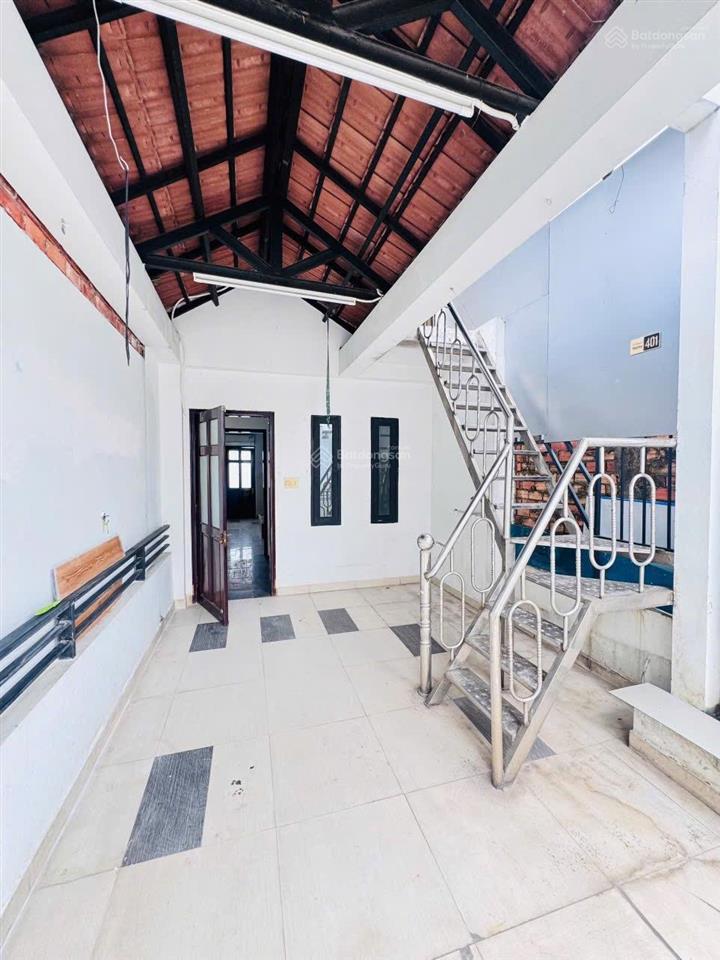Phan huy ích f15 tân bình nhà 1 xẹc cách mặt tiền vào 30m.
hẻm trước nhà 6m. dt  3.5m x 17m.
