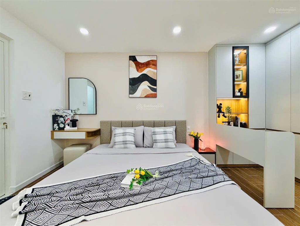 Nhà chủ cần tiền hạ giá bán gấp thuộc phạm văn chiêu p. 9 dt 56 m vuông trệt lửng lầu giá hơn 6 tỷ