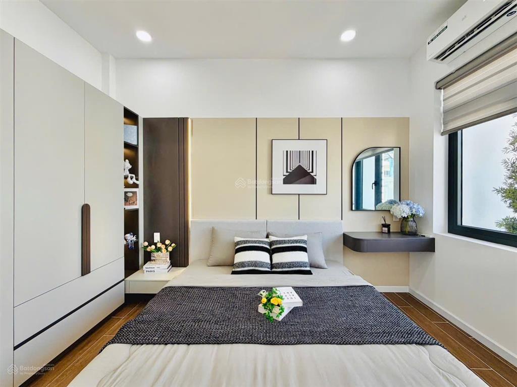Nhà chủ cần tiền hạ giá bán gấp thuộc phạm văn chiêu p. 9 dt 56 m vuông trệt lửng lầu giá hơn 6 tỷ