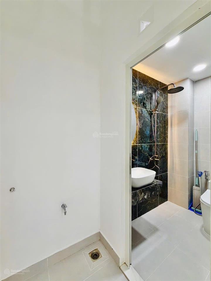 Nhà chủ cần tiền hạ giá bán gấp thuộc phạm văn chiêu p. 9 dt 56 m vuông trệt lửng lầu giá hơn 6 tỷ
