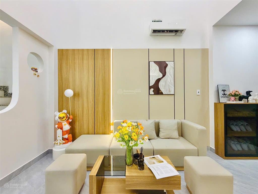 Nhà chủ cần tiền hạ giá bán gấp thuộc phạm văn chiêu p. 9 dt 56 m vuông trệt lửng lầu giá hơn 6 tỷ