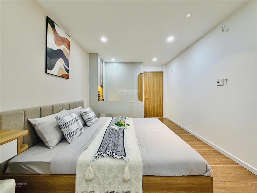 Nhà chủ cần tiền hạ giá bán gấp thuộc phạm văn chiêu p. 9 dt 56 m vuông trệt lửng lầu giá hơn 6 tỷ