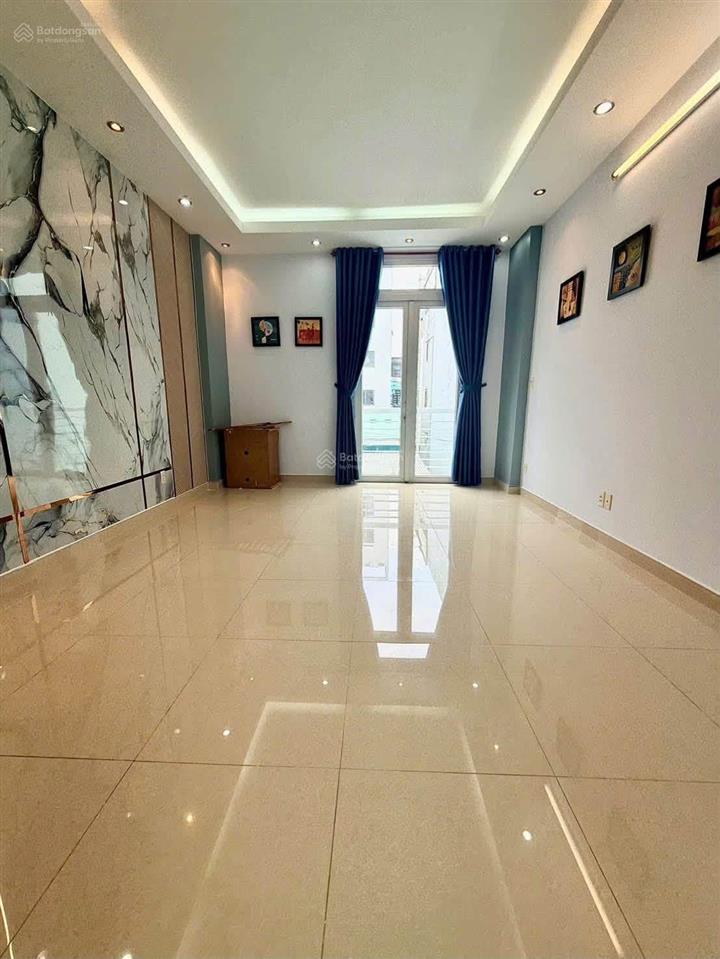 Chủ căn bán căn nhà diện tích khủng 4 x21 m gồm trệt lầu hem 4 m giá chi hơn 6 tỷ thuộc quang trung