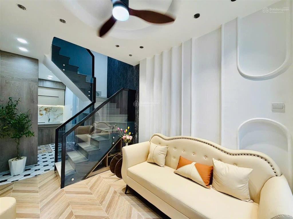 Lên sóng căn minihouse chỉ 3.** tỷ
vt thống nhất  p.ahđ (p.15 cũ)  hcm
nhà mới vô ở ngay