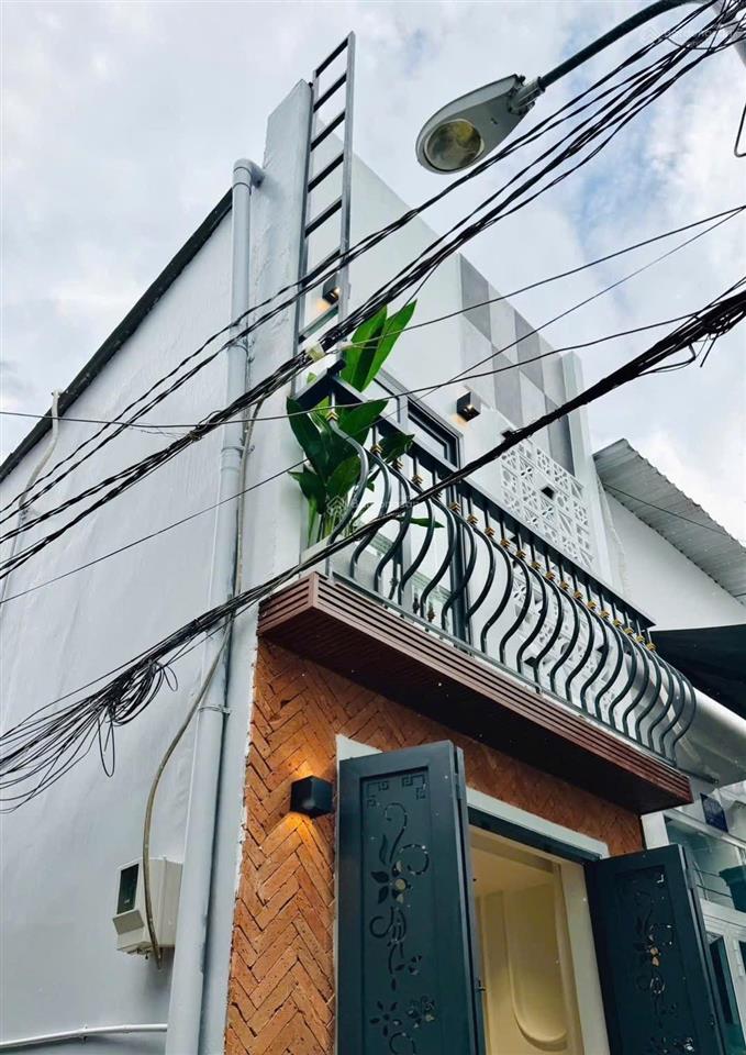 Lên sóng căn minihouse chỉ 3.** tỷ
vt thống nhất  p.ahđ (p.15 cũ)  hcm
nhà mới vô ở ngay