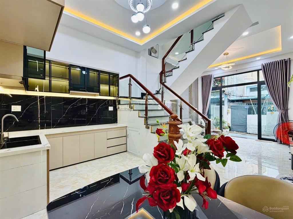 Nhà chính chủ thuộc phạm văn chiêu p14 gò vấp tphcm diện tích 4,4x18m trệt lầu 3 pn 3wc giá 6.5tỷ