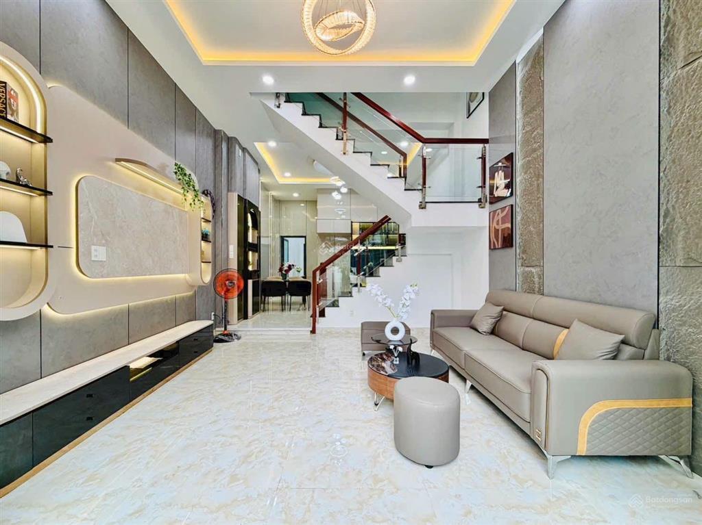 Nhà chính chủ thuộc phạm văn chiêu p14 gò vấp tphcm diện tích 4,4x18m trệt lầu 3 pn 3wc giá 6.5tỷ