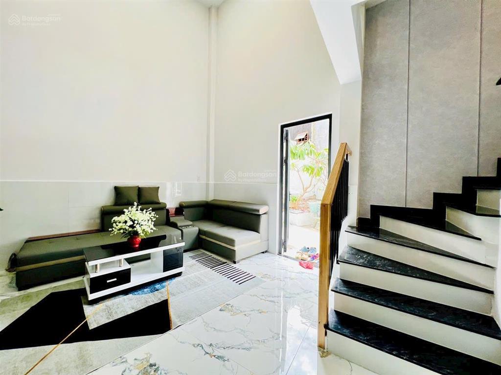 Nhà mới đẹp đầy đủ nội thất ngay chợ thạch đà đường phạm văn chiêu gò vấp dt 37 m trệt 2,5 lầu