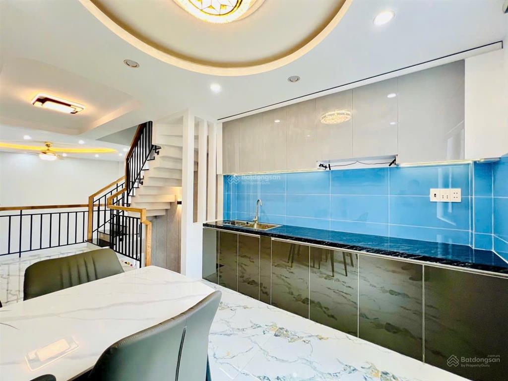 Nhà mới đẹp đầy đủ nội thất ngay chợ thạch đà đường phạm văn chiêu gò vấp dt 37 m trệt 2,5 lầu