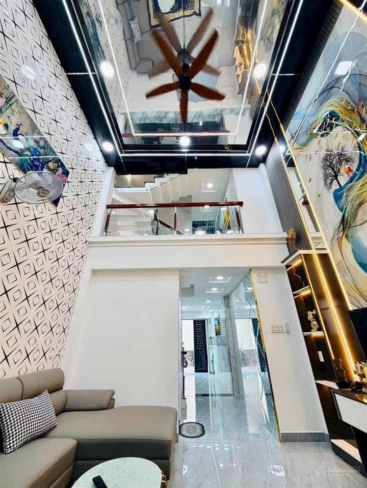 Chủ cần tiền giảm giá mạnh cho căn nhà phố khu phân lô dt 40 m trệt lửng 3 lầu rưỡi gồm 5pn 6wc