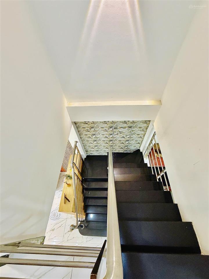 Chủ cần giảm mạnh bán gấp nhà đường phan huy ích p. 12 dt 33 m trệt lầu hẻm xe hơi giá 4 tỷ tl