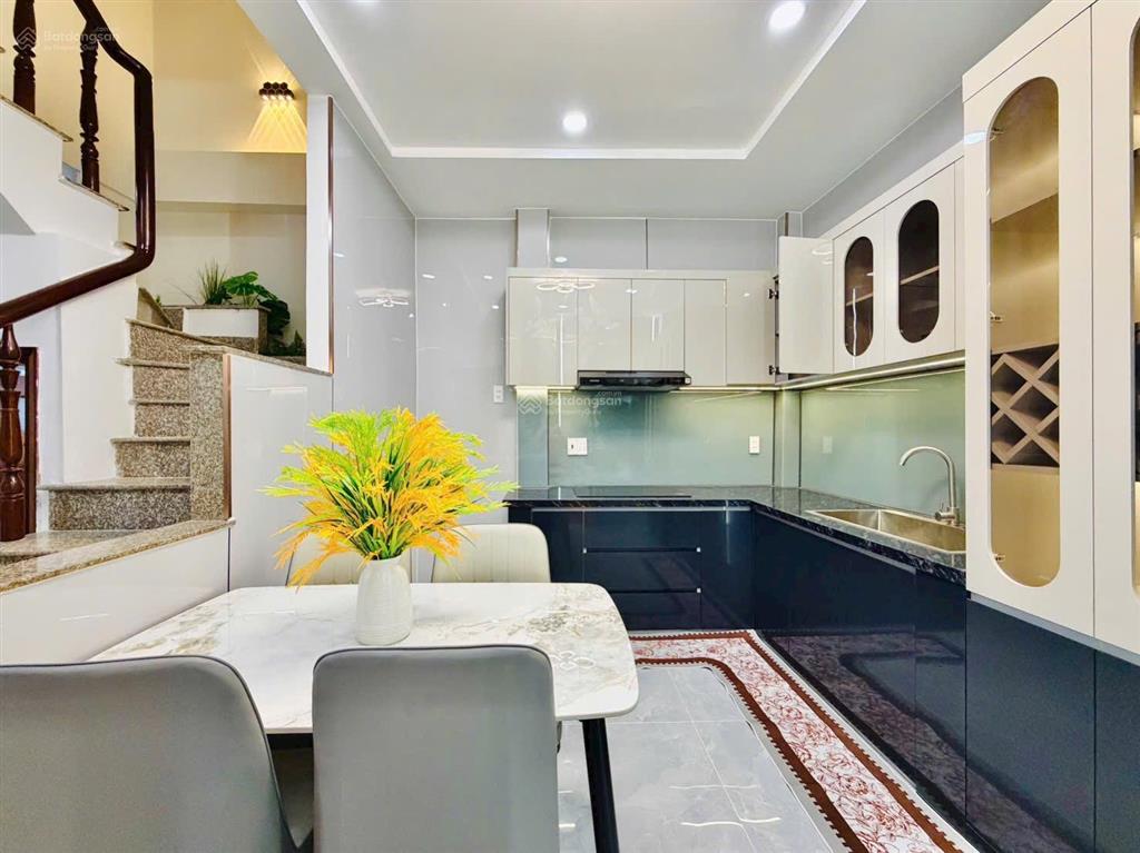 Nhà chính chủ mới đầy đủ nội thất bán đường phạm văn chiêu dt 40m2 trệt 2 lầu hẻm xe hơi