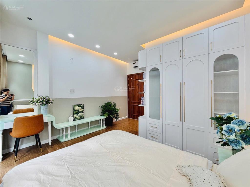 Nhà thuộc phạm văn chiêu diện tích 40 m trệt 2 lầu ngang 4 dài 10 sát bên trường học giá hơn 5 tỷ