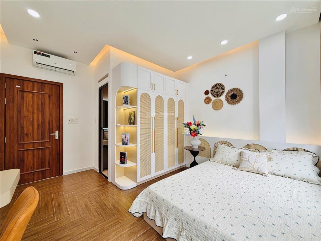 Nhà thuộc phạm văn chiêu diện tích 40 m trệt 2 lầu ngang 4 dài 10 sát bên trường học giá hơn 5 tỷ