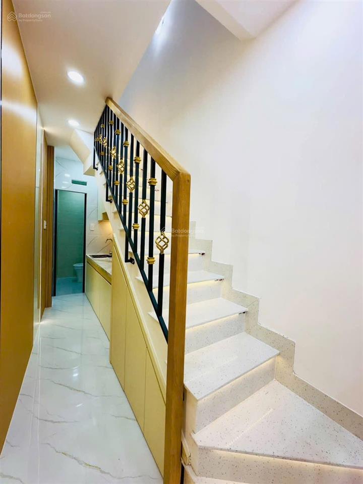 Nhà chính chủ sổ hồng riêng quang trung p.8 dt 16m trệt 2 lầu 2 pn hẻm xe hơi giá hơn 2 tỷ