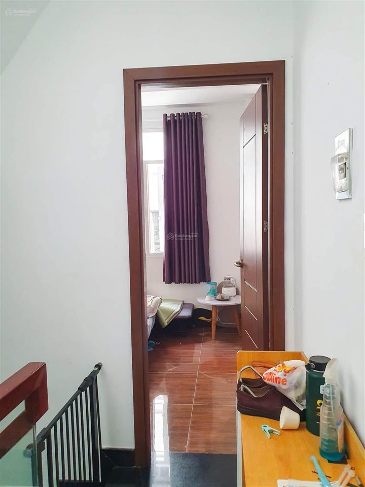 Nhà chính chủ đang ở ngay trung tâm p 11 dt ngang 4 dài 9 trệt 2 lầu 3 pn 2wc giá hơn 4 tỷ sổ 33 m
