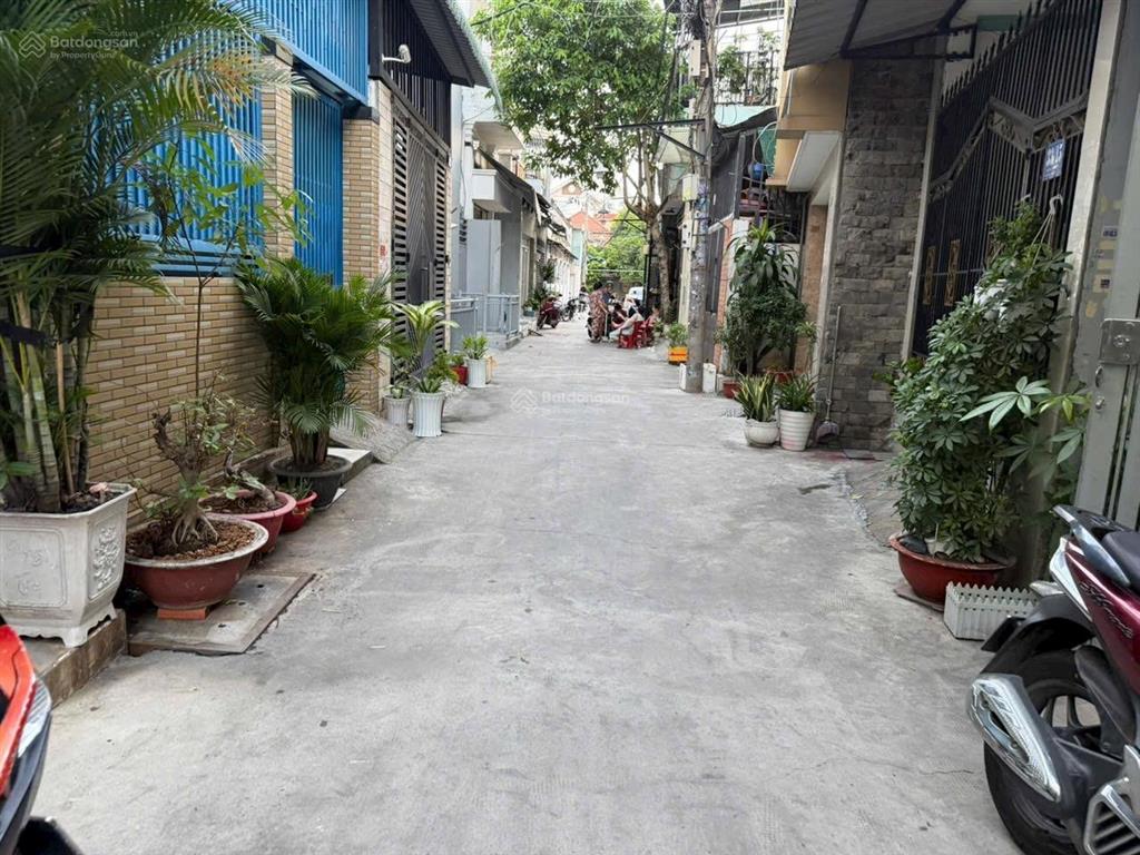 Nhà chính chủ đường nguyễn văn quá cần tiền giảm mạnh bán gấp ngàn 3,1 dài 7m hẻm ô tô sổ hồng đẹp
