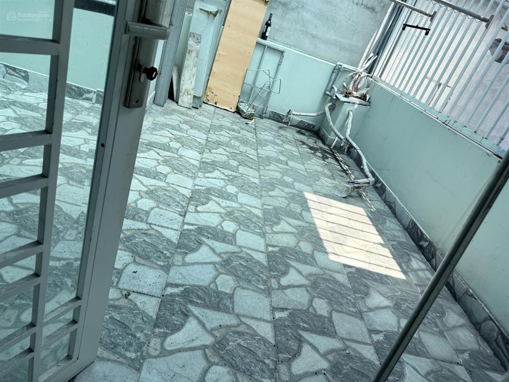 Nhà chính chủ ngay emat phan huy ích dt 4x13,5 trệt lửng 2 lầu sân thượng hẻm ôtô giá hơn 6 tỷ