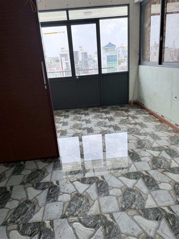 Nhà chính chủ ngay emat phan huy ích dt 4x13,5 trệt lửng 2 lầu sân thượng hẻm ôtô giá hơn 6 tỷ