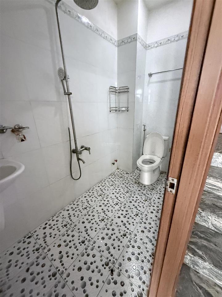 Nhà chính chủ ngay emat phan huy ích dt 4x13,5 trệt lửng 2 lầu sân thượng hẻm ôtô giá hơn 6 tỷ
