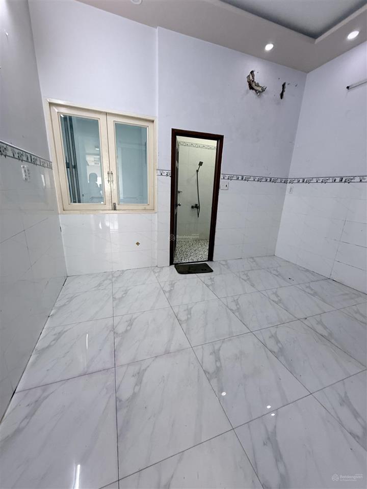 Nhà chính chủ ngay emat phan huy ích dt 4x13,5 trệt lửng 2 lầu sân thượng hẻm ôtô giá hơn 6 tỷ