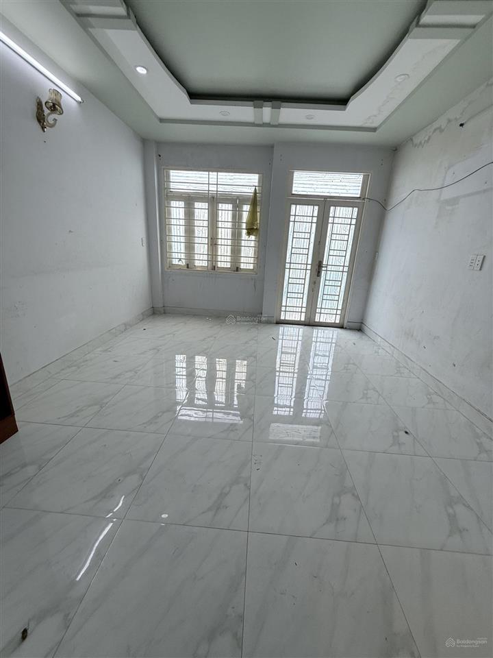 Nhà chính chủ ngay emat phan huy ích dt 4x13,5 trệt lửng 2 lầu sân thượng hẻm ôtô giá hơn 6 tỷ
