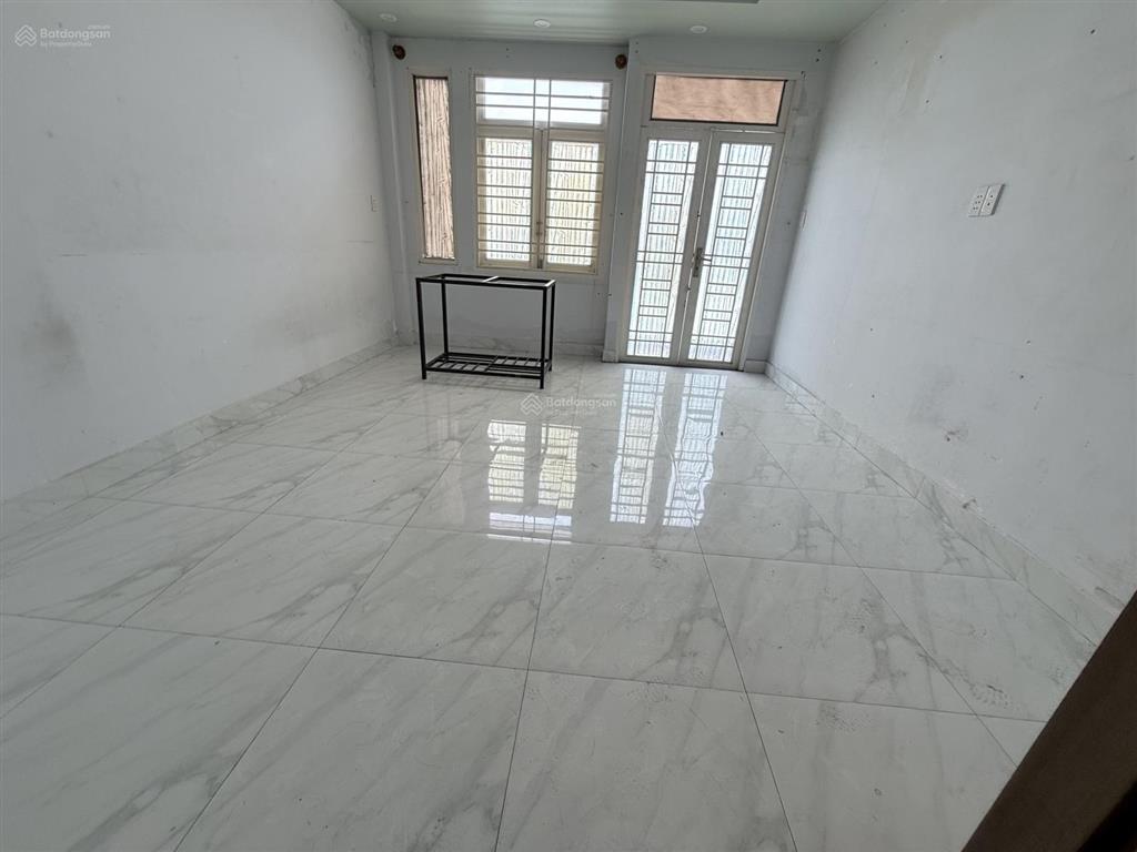 Nhà chính chủ ngay emat phan huy ích dt 4x13,5 trệt lửng 2 lầu sân thượng hẻm ôtô giá hơn 6 tỷ