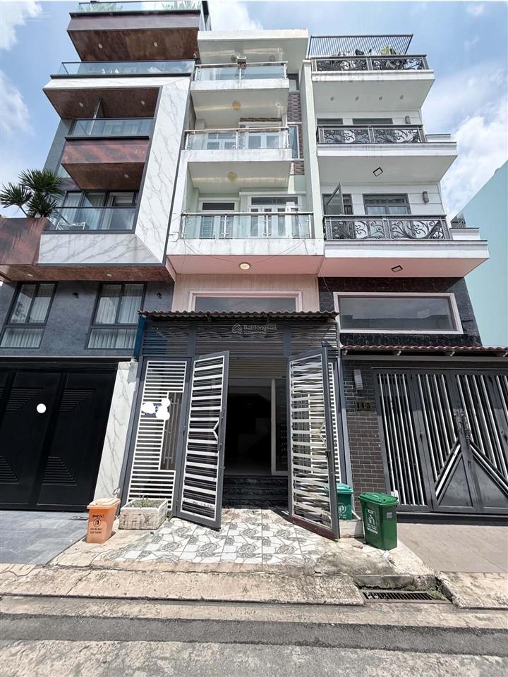 Nhà chính chủ ngay emat phan huy ích dt 4x13,5 trệt lửng 2 lầu sân thượng hẻm ôtô giá hơn 6 tỷ