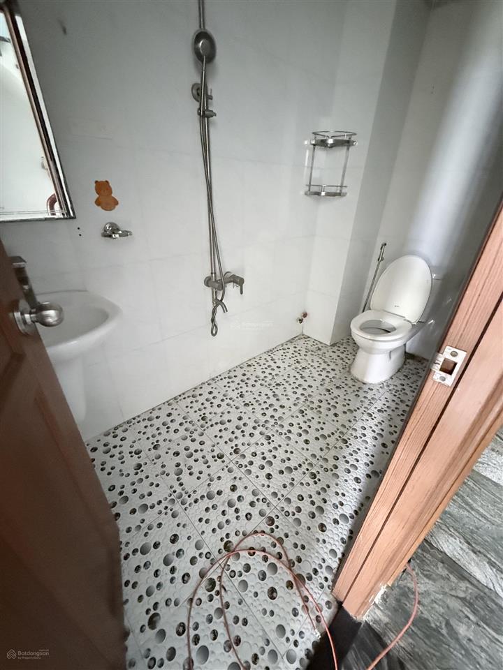 Nhà chính chủ ngay emat phan huy ích dt 4x13,5 trệt lửng 2 lầu sân thượng hẻm ôtô giá hơn 6 tỷ