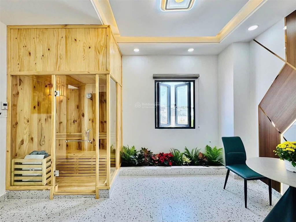 Nhà chính chủ xây mới có thang máy giá chỉ hơn 7 tỷ đường phan huy ích dt 67 m trệt lửng 3 lầu