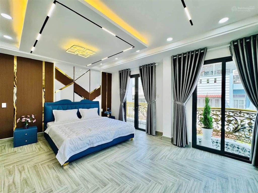 Nhà chính chủ xây mới có thang máy giá chỉ hơn 7 tỷ đường phan huy ích dt 67 m trệt lửng 3 lầu