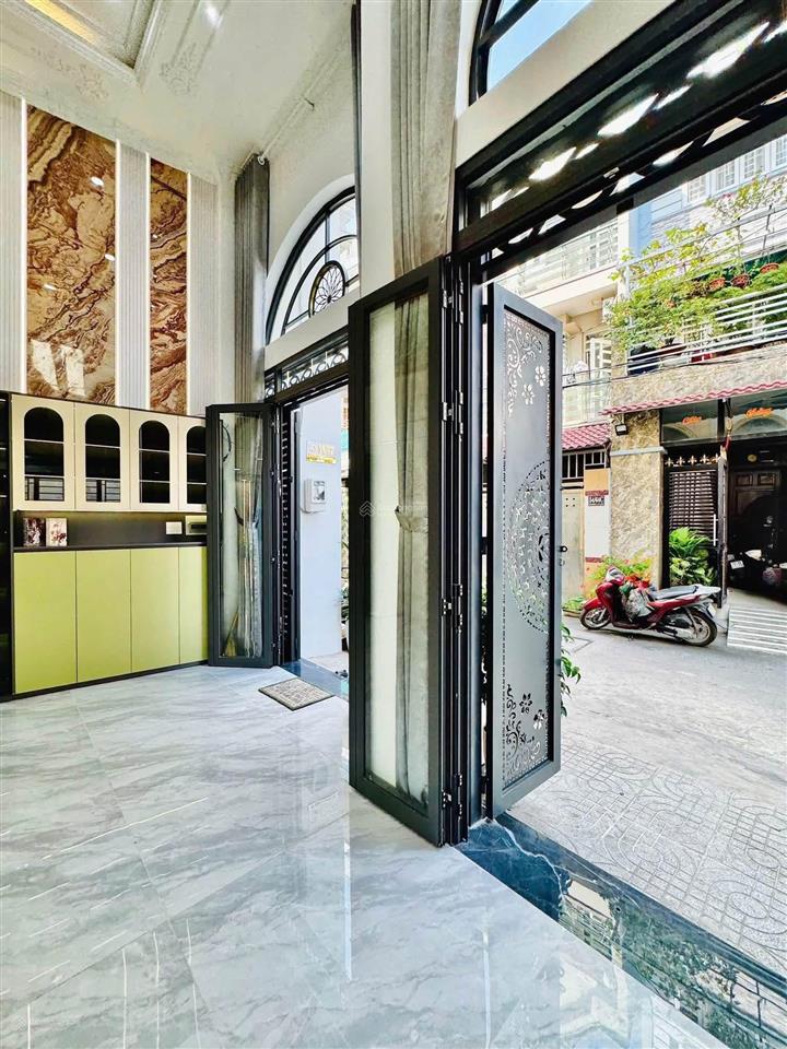 Nhà chính chủ xây mới có thang máy giá chỉ hơn 7 tỷ đường phan huy ích dt 67 m trệt lửng 3 lầu