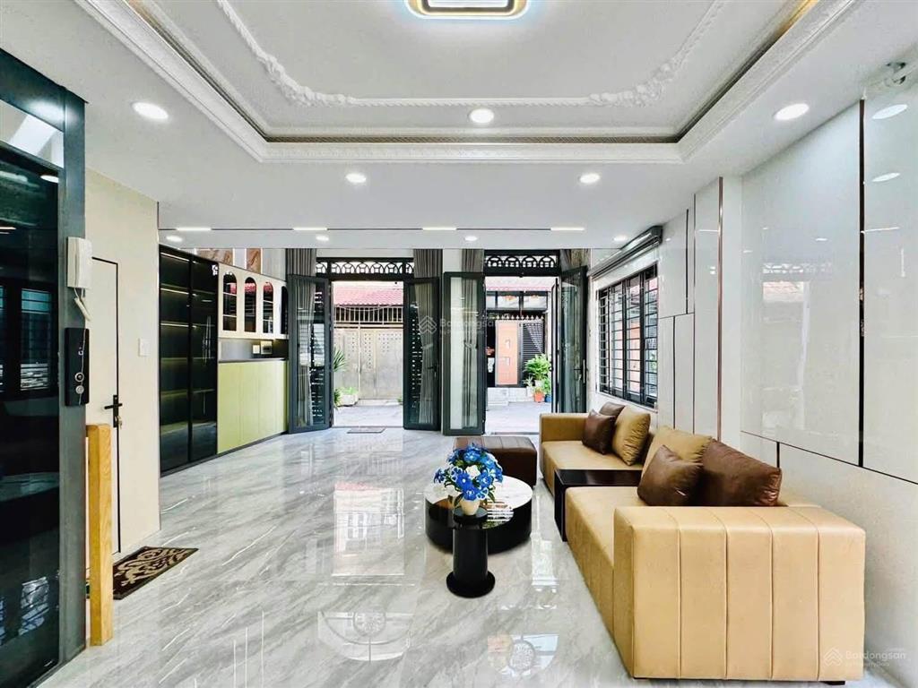 Nhà chính chủ xây mới có thang máy giá chỉ hơn 7 tỷ đường phan huy ích dt 67 m trệt lửng 3 lầu