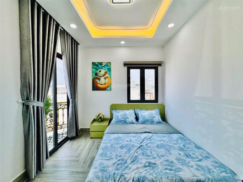Nhà chính chủ xây mới có thang máy giá chỉ hơn 7 tỷ đường phan huy ích dt 67 m trệt lửng 3 lầu
