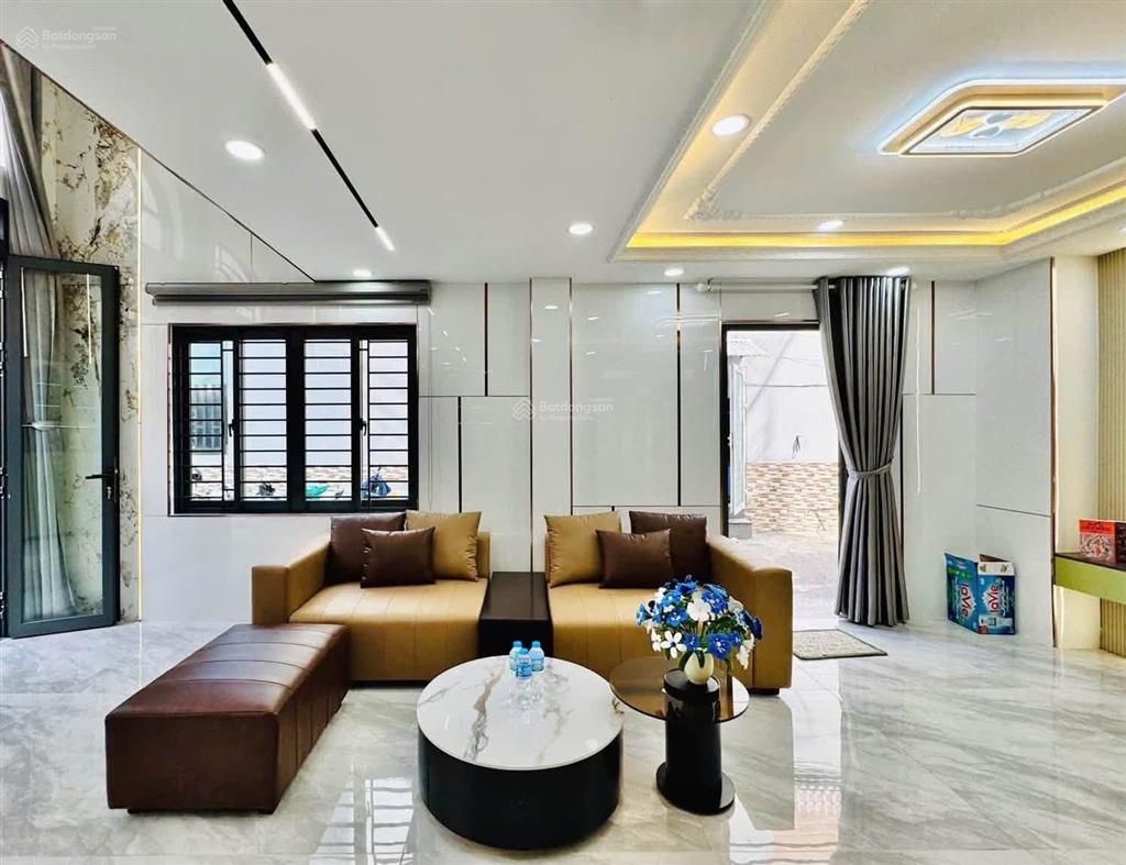 Nhà chính chủ xây mới có thang máy giá chỉ hơn 7 tỷ đường phan huy ích dt 67 m trệt lửng 3 lầu