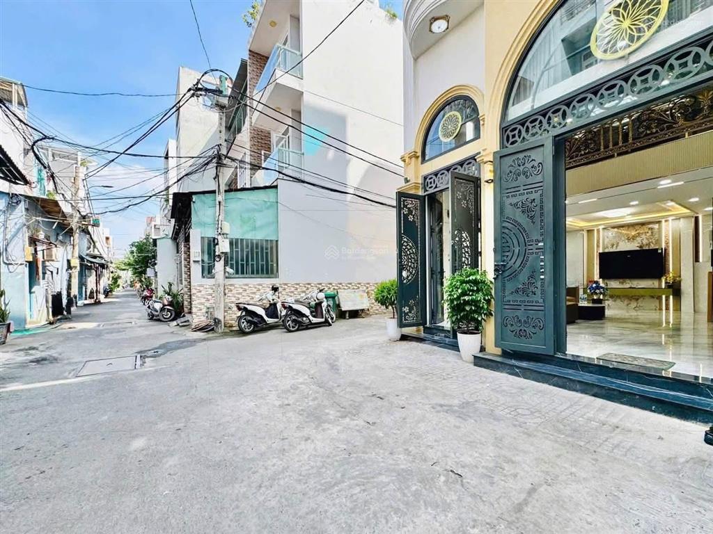 Nhà chính chủ xây mới có thang máy giá chỉ hơn 7 tỷ đường phan huy ích dt 67 m trệt lửng 3 lầu