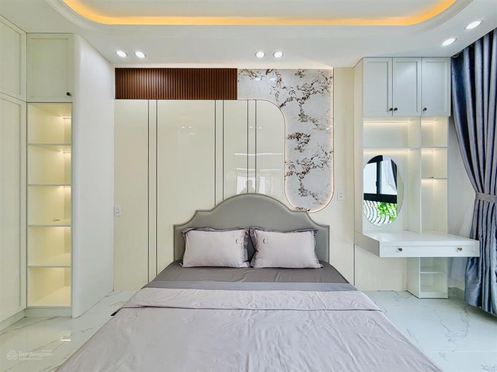 Nhà xây mới chính chủ đường phan huy ích ngay emart phan huy ích dt 6 x 11 trệt 3 lầu ô tô giá 7 tỷ