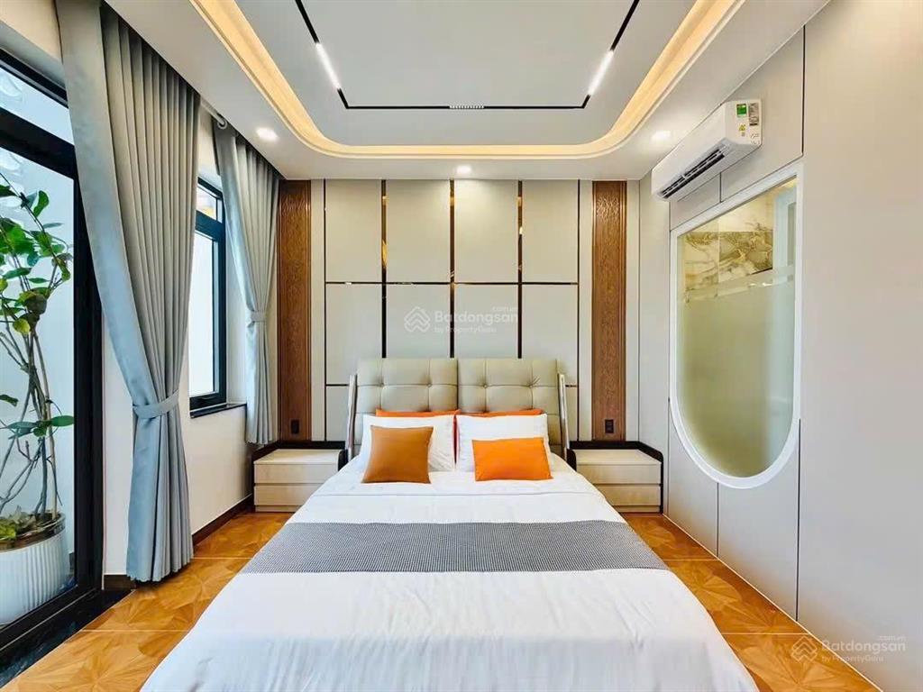 Siêu phẩm đường huỳnh văn nghệ p 12 sát bên nhà ga t3 dt 4,4 x14 trệt lửng 4 lầu hẻm 8 m giá 12 tỷ