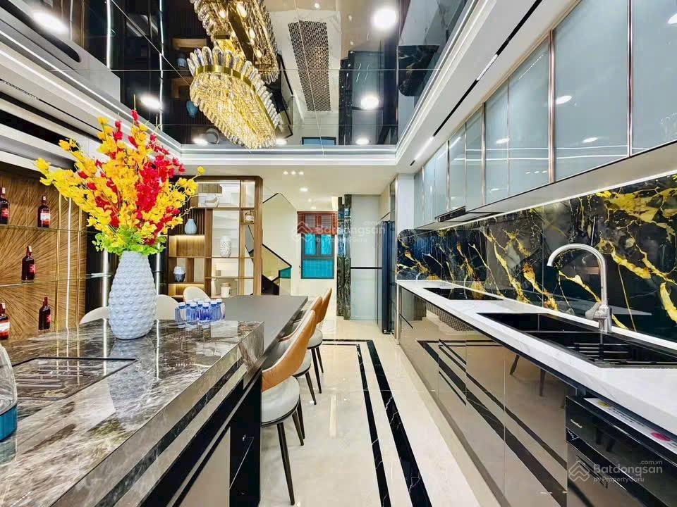 Siêu phẩm đường huỳnh văn nghệ p 12 sát bên nhà ga t3 dt 4,4 x14 trệt lửng 4 lầu hẻm 8 m giá 12 tỷ