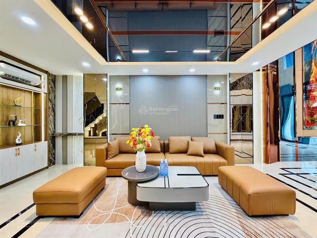 Siêu phẩm đường huỳnh văn nghệ p 12 sát bên nhà ga t3 dt 4,4 x14 trệt lửng 4 lầu hẻm 8 m giá 12 tỷ