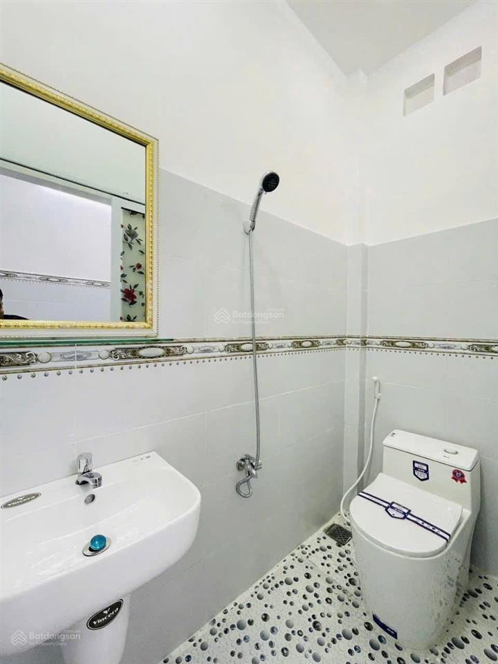 Chủ nhà lỗ cần bán gấp thuộc đường nguyễn tư giản dt 3,2 x 8 trệt lầu có 2 pn 2 wc giá 2 tỷ 990 tr