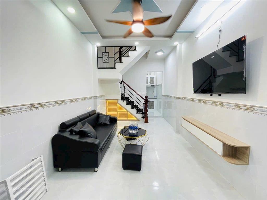 Chủ nhà lỗ cần bán gấp thuộc đường nguyễn tư giản dt 3,2 x 8 trệt lầu có 2 pn 2 wc giá 2 tỷ 990 tr