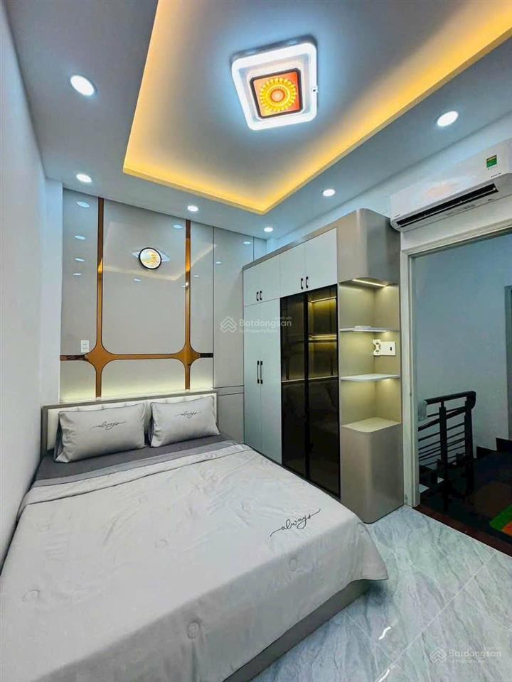 Nhà chinh chủ thuộc đường buì quang là dt ngang 4 dài 10 trệt 2 lầu hẻm xe hoi giá hơn 5 tỷ