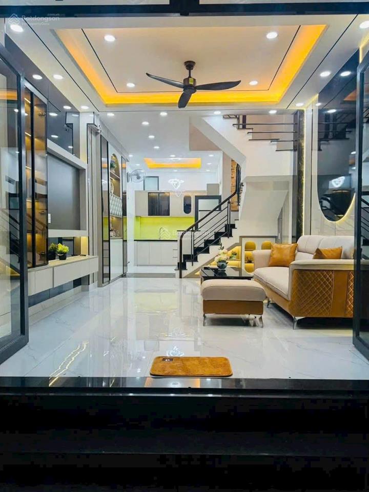 Nhà chinh chủ thuộc đường buì quang là dt ngang 4 dài 10 trệt 2 lầu hẻm xe hoi giá hơn 5 tỷ