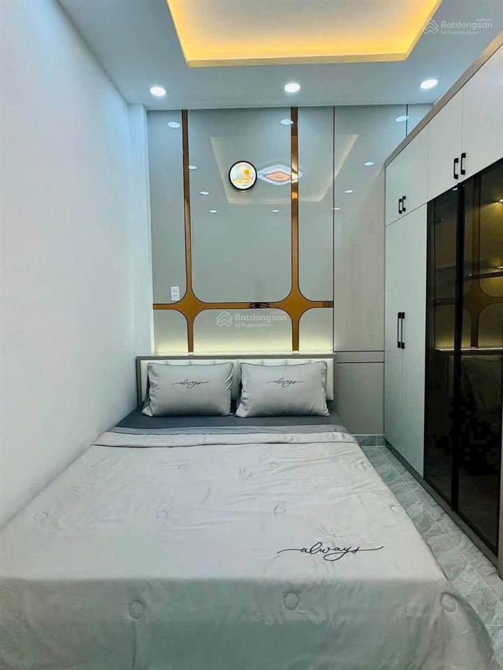 Nhà chinh chủ thuộc đường buì quang là dt ngang 4 dài 10 trệt 2 lầu hẻm xe hoi giá hơn 5 tỷ