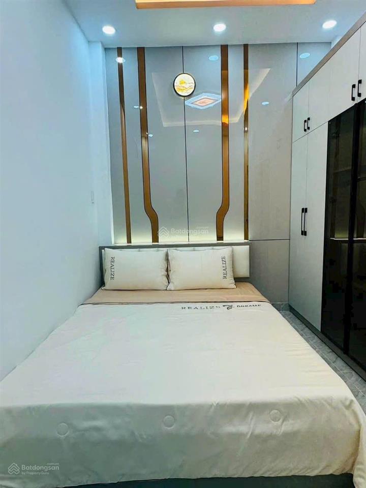 Nhà chinh chủ thuộc đường buì quang là dt ngang 4 dài 10 trệt 2 lầu hẻm xe hoi giá hơn 5 tỷ
