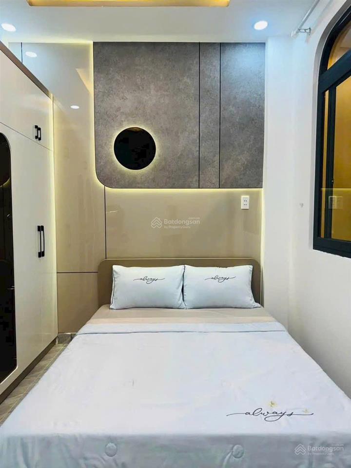 Nhà chinh chủ thuộc đường buì quang là dt ngang 4 dài 10 trệt 2 lầu hẻm xe hoi giá hơn 5 tỷ